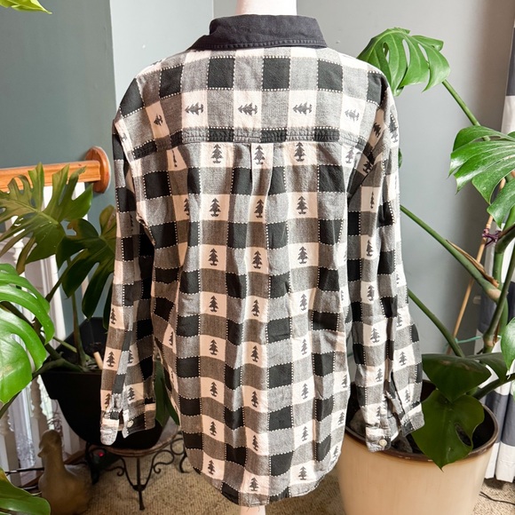 Classic Editions Plaid Button-Up Shirt with Red Accents - Picture 4 of 8